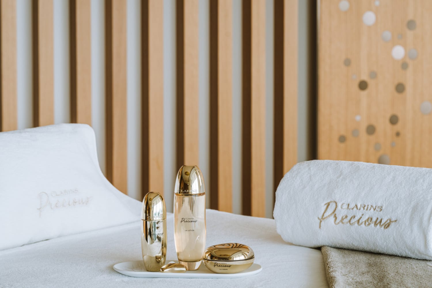 Clarins, La saga continue