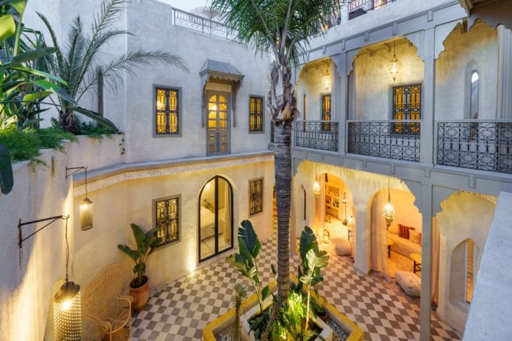 Riad XO, Entre tradition et modernité